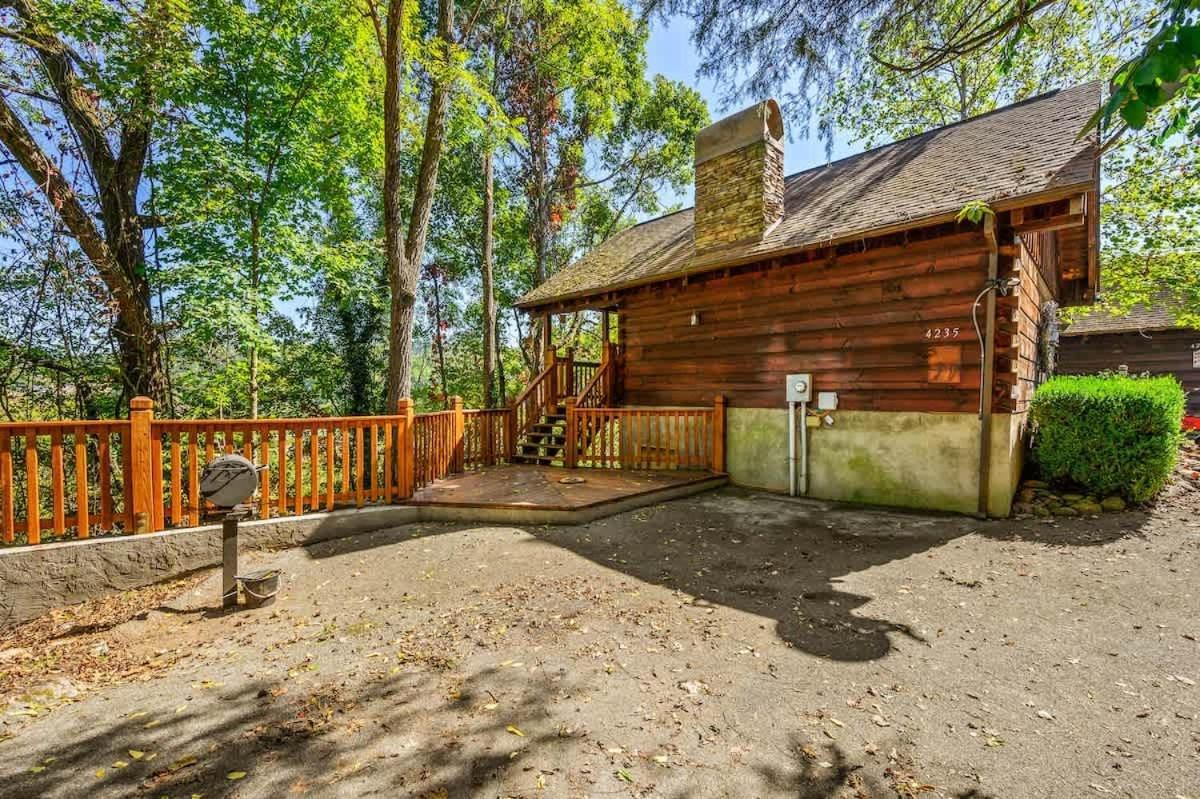 Do Not Disturb - Pigeon Forge Smoky Mountain Studio Cabin, Hot Tub, Fireplace Exterior foto