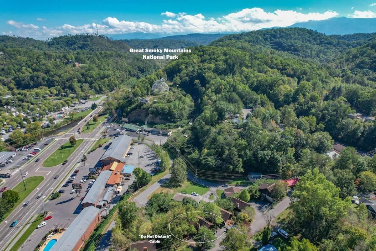Do Not Disturb - Pigeon Forge Smoky Mountain Studio Cabin, Hot Tub, Fireplace Exterior foto